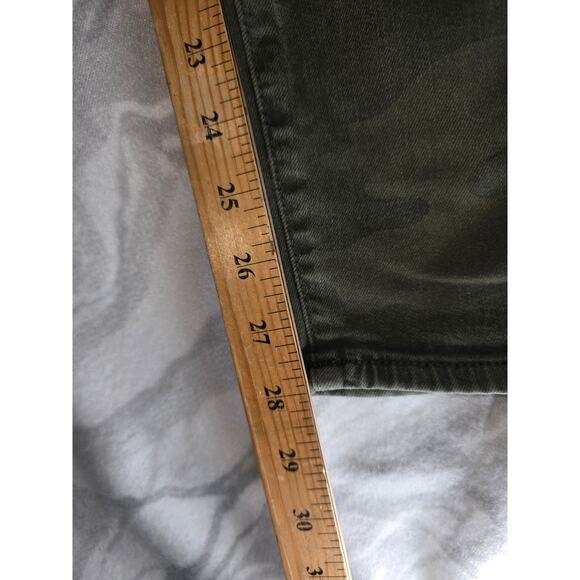 American Eagle Curvy Super Hi-Rise Holey Jeggings Camo Green Size 8 - Picture 9 of 14